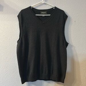 Eddie Bauer dark gray vneck sweater vest size large
